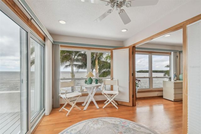119 CARLYLE CIRCLE, Palm Harbor, FL 34683
