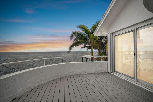 119 CARLYLE CIRCLE, Palm Harbor, FL 34683
