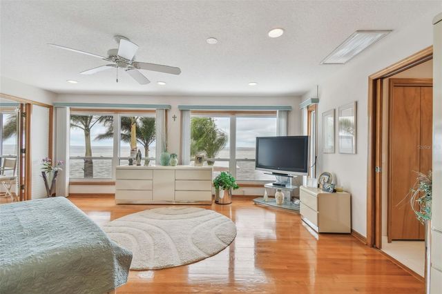 119 CARLYLE CIRCLE, Palm Harbor, FL 34683