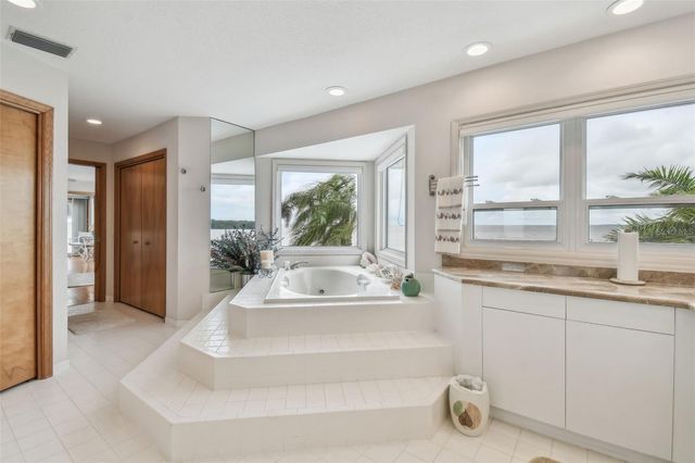 119 CARLYLE CIRCLE, Palm Harbor, FL 34683