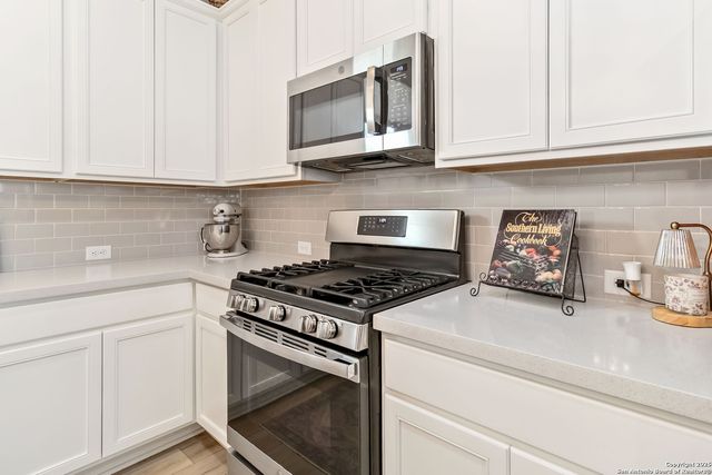 5702 Pin Point, San Antonio, TX 78266