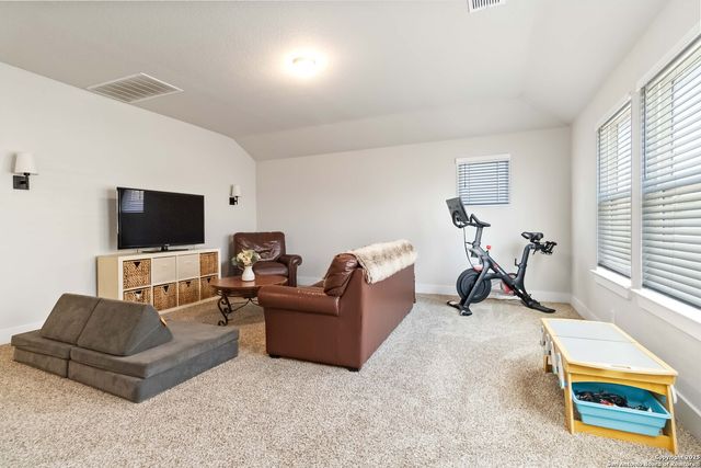 5702 Pin Point, San Antonio, TX 78266