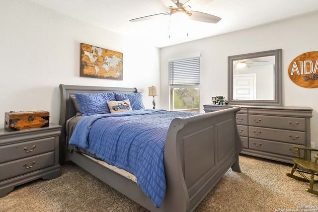 5702 Pin Point, San Antonio, TX 78266