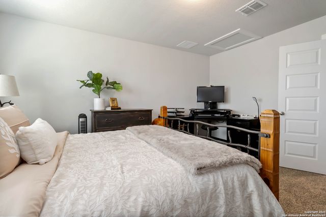 5702 Pin Point, San Antonio, TX 78266