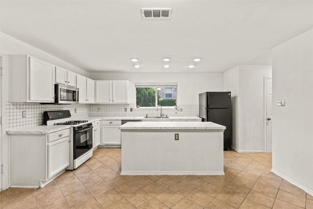 3341 Pecan Shadow Way, Mesquite, TX 75181