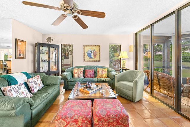 5355 10th Fairway Drive 1, Delray Beach, FL 33484