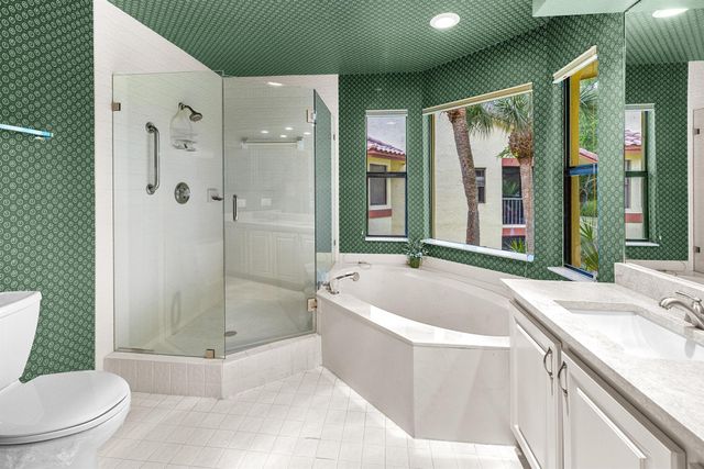 5355 10th Fairway Drive 1, Delray Beach, FL 33484