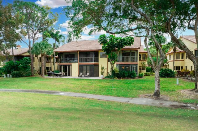 5355 10th Fairway Drive 1, Delray Beach, FL 33484