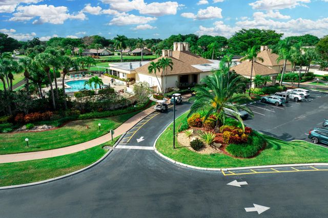 5355 10th Fairway Drive 1, Delray Beach, FL 33484