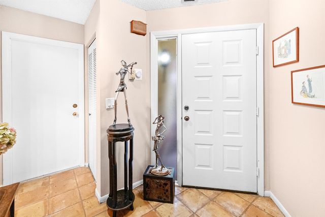 5355 10th Fairway Drive 1, Delray Beach, FL 33484