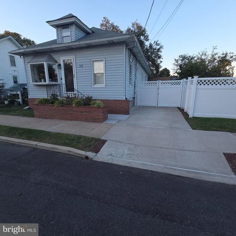 32 3RD AVE, Hamilton Township, NJ 08619
