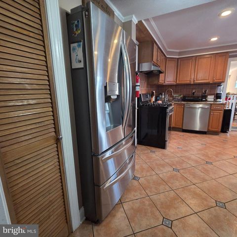 32 3RD AVE, Hamilton Township, NJ 08619