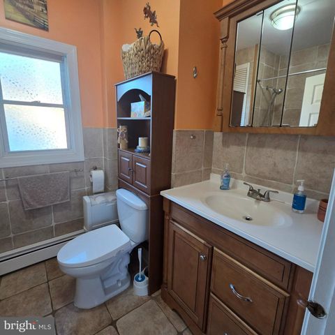 32 3RD AVE, Hamilton Township, NJ 08619