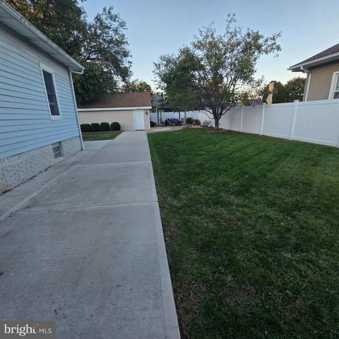 32 3RD AVE, Hamilton Township, NJ 08619