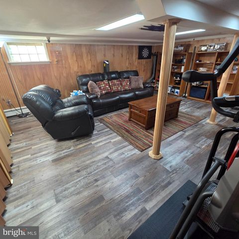 32 3RD AVE, Hamilton Township, NJ 08619