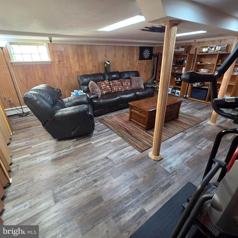 32 3RD AVE, Hamilton Township, NJ 08619