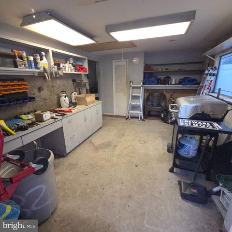 32 3RD AVE, Hamilton Township, NJ 08619
