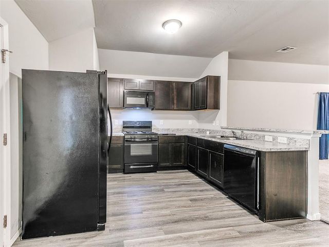 1608 Chuck Wagon Drive, El Reno, OK 73036