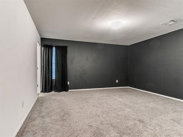 1608 Chuck Wagon Drive, El Reno, OK 73036