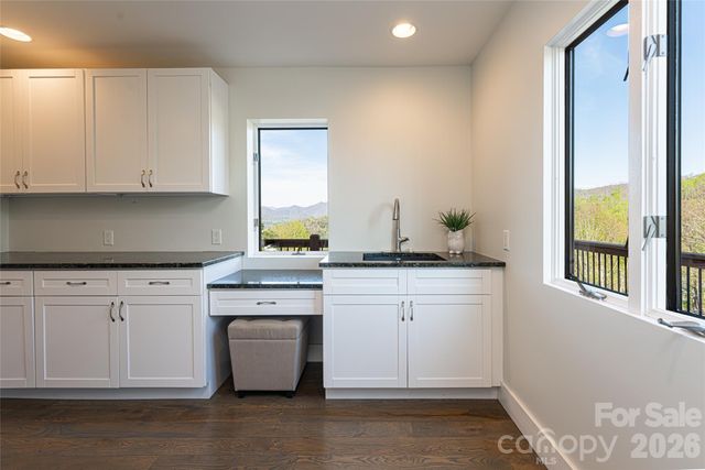 83 Cozy Mountain Lane, Weaverville, NC 28787