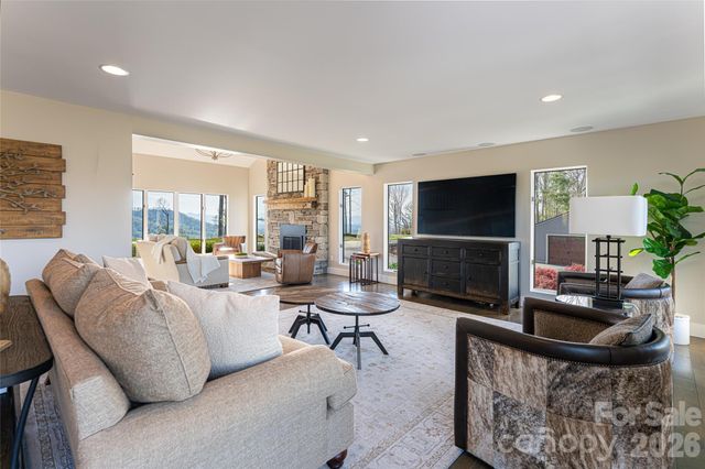 83 Cozy Mountain Lane, Weaverville, NC 28787