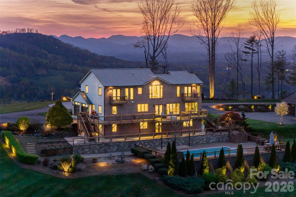83 Cozy Mountain Lane, Weaverville, NC 28787