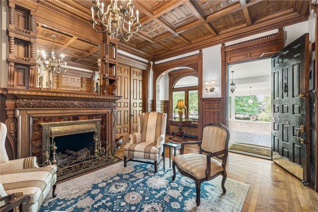 541 Bellevue Avenue 5, Newport, RI 02840
