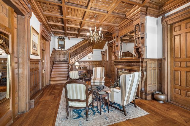 541 Bellevue Avenue 5, Newport, RI 02840