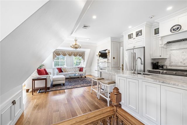 541 Bellevue Avenue 5, Newport, RI 02840