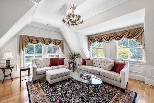 541 Bellevue Avenue 5, Newport, RI 02840