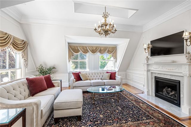 541 Bellevue Avenue 5, Newport, RI 02840