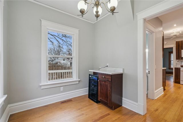 1920 4th Avenue SE, Cedar Rapids, IA 52403