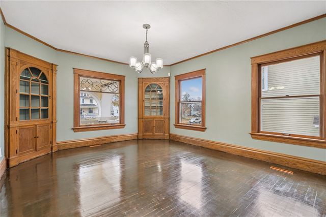 1920 4th Avenue SE, Cedar Rapids, IA 52403