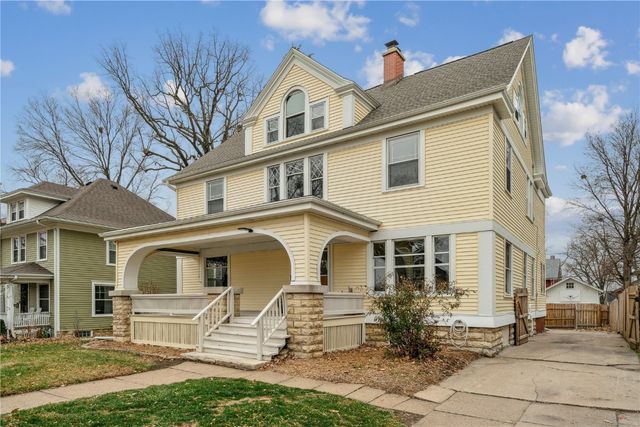 1920 4th Avenue SE, Cedar Rapids, IA 52403