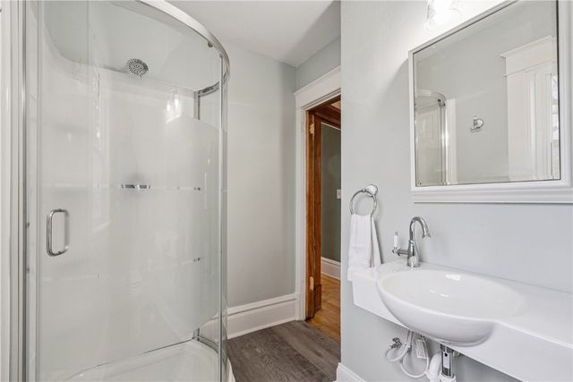 1920 4th Avenue SE, Cedar Rapids, IA 52403