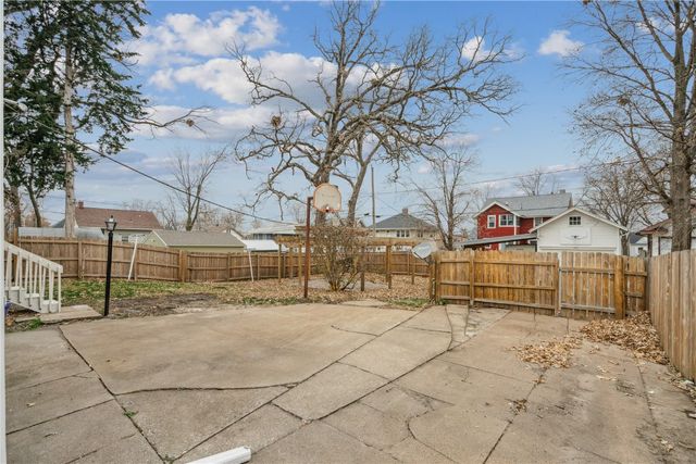 1920 4th Avenue SE, Cedar Rapids, IA 52403