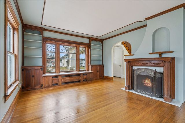 1920 4th Avenue SE, Cedar Rapids, IA 52403