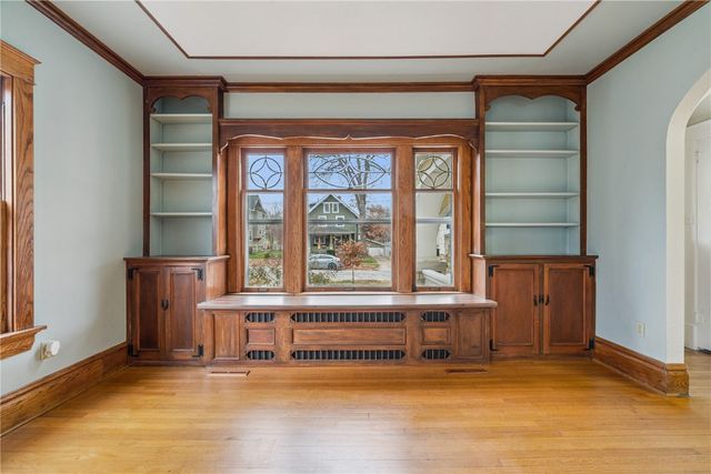 1920 4th Avenue SE, Cedar Rapids, IA 52403