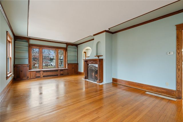 1920 4th Avenue SE, Cedar Rapids, IA 52403