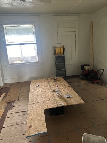 436 Brownsville Rd, Mt Oliver, PA 15210