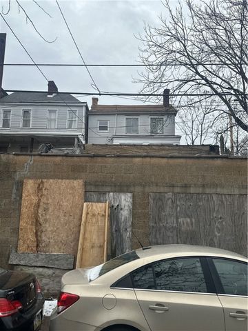 436 Brownsville Rd, Mt Oliver, PA 15210