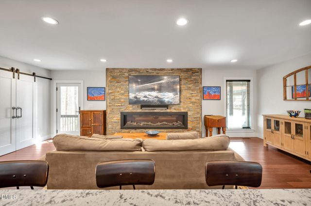 1 Emily Road, Chapel Hill, NC 27514