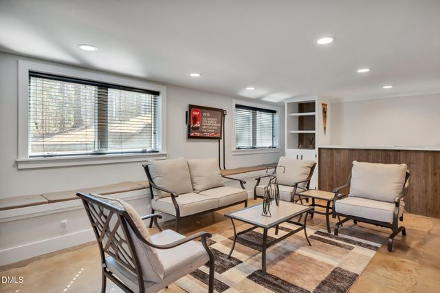 1 Emily Road, Chapel Hill, NC 27514