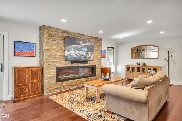 1 Emily Road, Chapel Hill, NC 27514