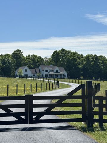 5459 Harris Cemetery Rd, Chapel Hill, TN 37034
