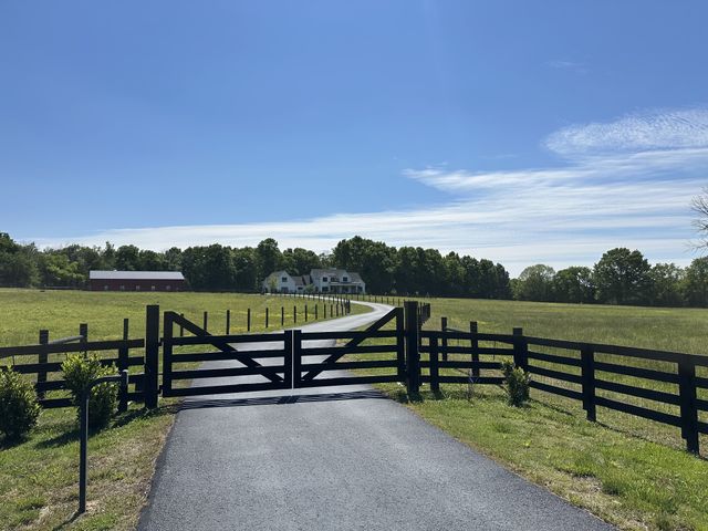 5459 Harris Cemetery Rd, Chapel Hill, TN 37034