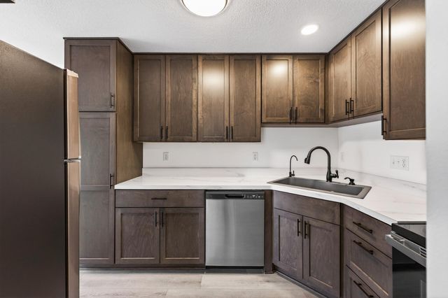 5127 84th Court N, Brooklyn Park, MN 55443