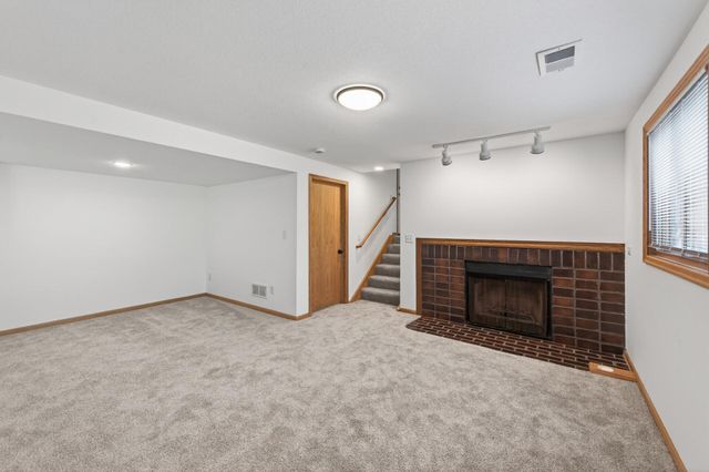 5127 84th Court N, Brooklyn Park, MN 55443