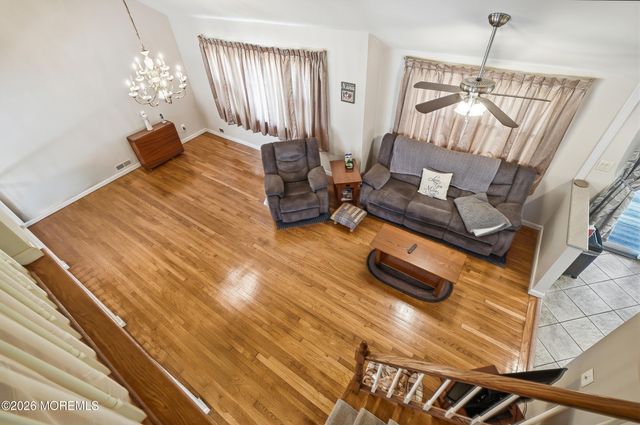 18 Barbara Lane, Oakhurst, NJ 07755