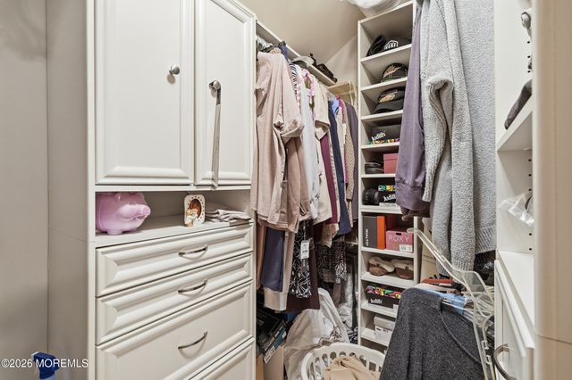 18 Barbara Lane, Oakhurst, NJ 07755